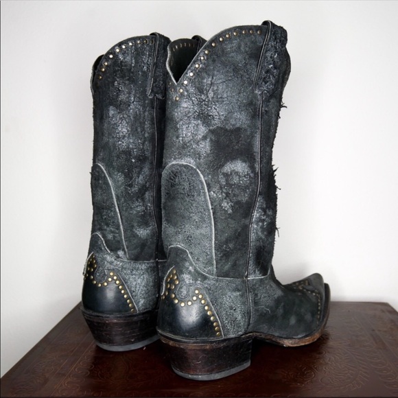 Distressed cowgirl boots - Picture 3 of 8